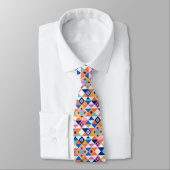 A colorful necktie with a vibrant geometric stropdas (Gebonden)