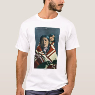 A Crow Indian Madonna en Child T-shirt