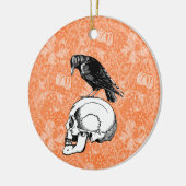 A Crow or Raven and Skull Halloween Sinaasappel Zw Keramisch Ornament (Links)