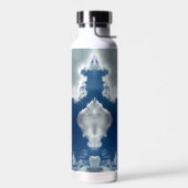 A curve in the clouds waterfles (Links)