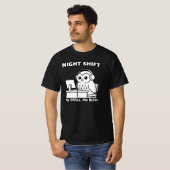 A cute owl, Night Shift, suitable for working T-shirt (Voorkant volledig)
