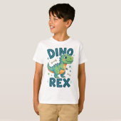 A dinosaur T-shirt that's cute on the back too (Voorkant volledig)