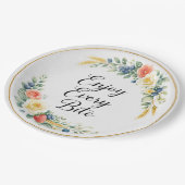 A dish that combines art and taste papieren bordje (Gekanteld)