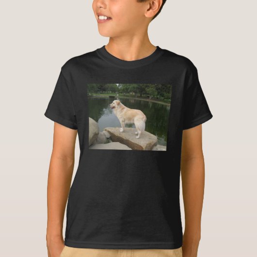 A Dog At A Pond T-shirt (Voorkant)