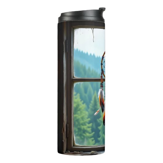 A Dreamcatcher in a Window overlooking Mountains Thermosbeker (Gedraaid links)