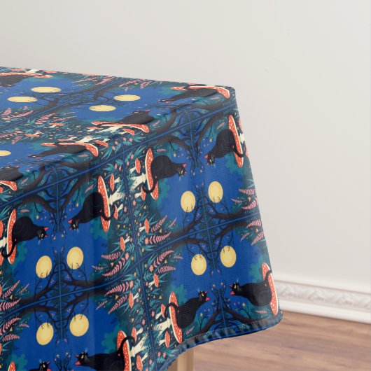 A Familiar Black Cat And Toadstools Halloween 4 Tafelkleed (Voorbeeld)