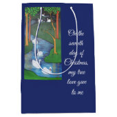 A Flock of Seven Swans-A-Swimming  Medium Cadeauzakje (Voorkant)