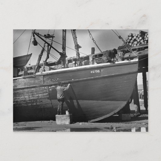 A Fresh Coat, 1942 Briefkaart (Voorkant)