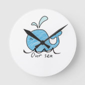 A FRIENDLY WHALE IN HIS SEA Round Clock Ronde Klok (Voorkant)