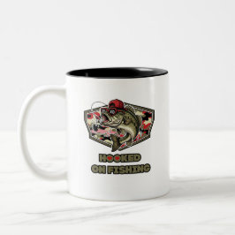 A fun and bold illustration of a cool bass tweekleurige koffiemok