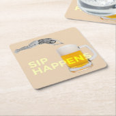 A fun “Sip Happens” coaster Kartonnen Onderzetters (Schuin)