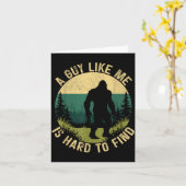 A Guy Like Me Is Hard To Find, Funny Bigfoot Kaart (Gele Bloem)