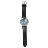 A large curved cloud horloge (Vlak)