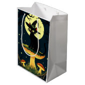 A Little Black Witchy Cat Sitting On A Toadstool Medium Cadeauzakje (Achterkant Gekanteld)