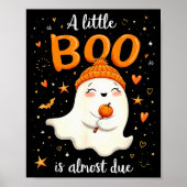 A Little Boo Is Almost Due Expecting Mom Halloween Poster (Voorkant)