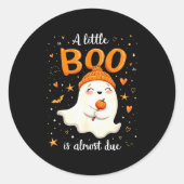 A Little Boo Is Almost Due Expecting Mom Halloween Ronde Sticker (Voorkant)