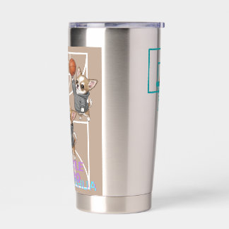 A little Chihuahua who loves basketball Geïsoleerde Drinkbeker