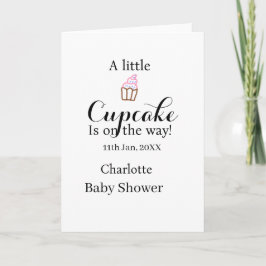 A little cupcake is on its way baby shower name da kaart