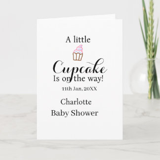 A little cupcake is on its way baby shower name da kaart