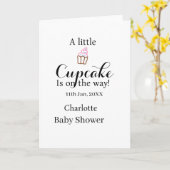 A little cupcake is on its way baby shower name da kaart (Gele Bloem)