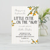A Little Cutie is On The Way Invitation Kaart (Staand voorkant)