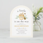 A Little Honey Is On The Way Bee Baby Shower Kaart (Staand voorkant)