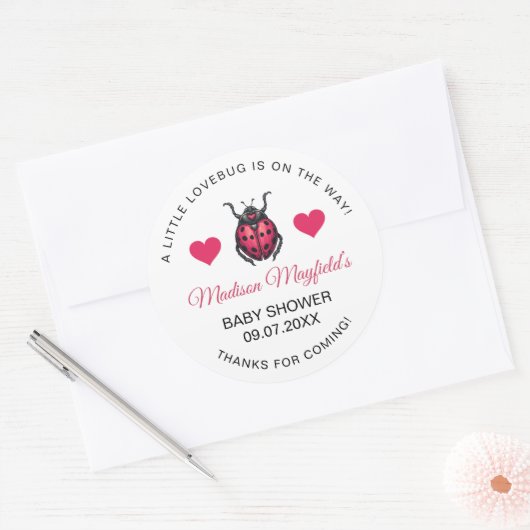 A Little Love Bug Is On The Way Ladybug Ronde Sticker (Envelop)
