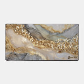 A luxurious gold and white marble background bureaumat (Voorkant)