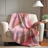 A luxurious pink marble background fleece deken