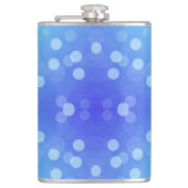 A metal flask featuring a vibrant blue background  heupfles (Voorkant)
