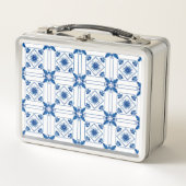 A metal lunchbox featuring a blue and white (Voorkant)