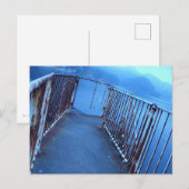 A mysterious and blue-gray and desolate seaside briefkaart (Voorkant / Achterkant)