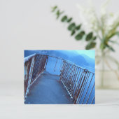 A mysterious and blue-gray and desolate seaside briefkaart (Staand voorkant)
