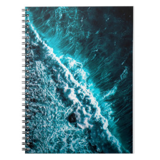 A notebook with an elegant design for sea waves notitieboek