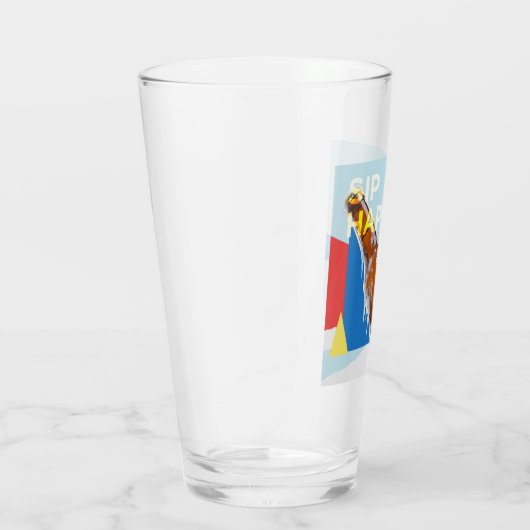 A playful “Sip Happens” drink glass Glas (Rechts)