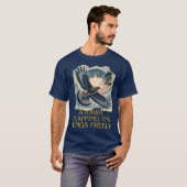 A powerful flying hawk symbolizing freedom, t-shirt (Voorkant volledig)