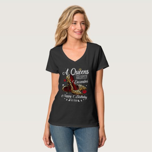 A Queen Was Born In December Retro Hearts Leopard  T-shirt (Voorkant volledig)