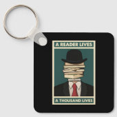 A Reader Lives a Thousand Lives Bibliophile Wisdom Sleutelhanger (Voorkant)