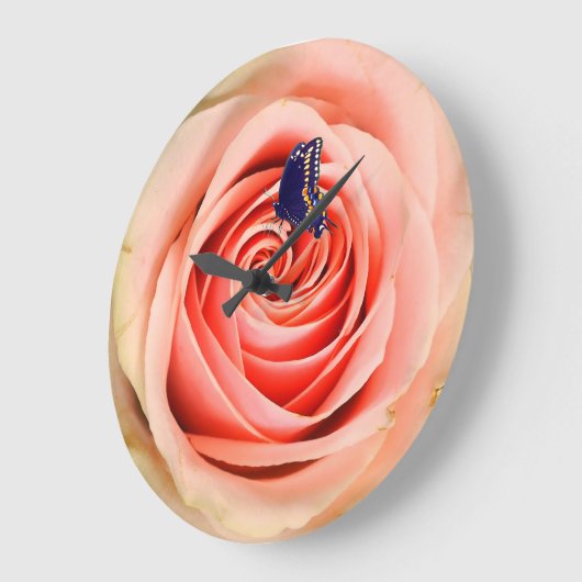 A rose and a butterfly grote klok (Hoek)