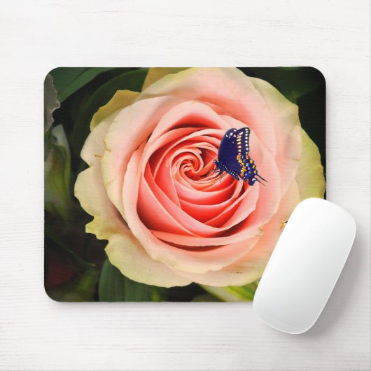 A rose and a butterfly muismat (Met muis)