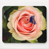 A rose and a butterfly muismat (Voorkant)