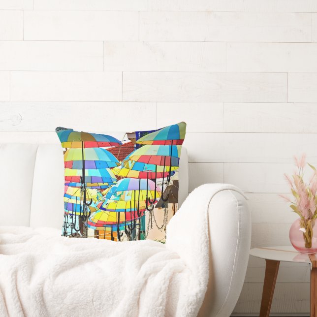 A Sky of Umbrellas in Siem Reap Kussen (Bank)