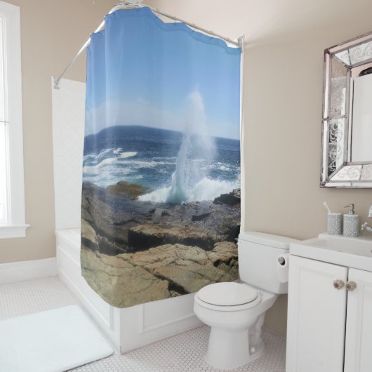 A Splash of Adventure at Schoodic Point Douchegordijn (In situ)