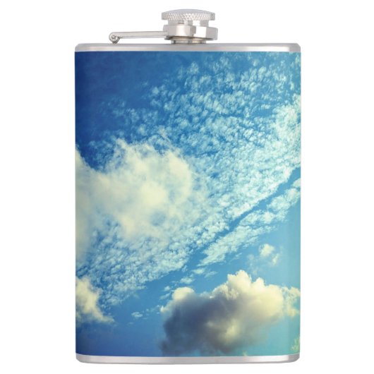 A sprinkling of clouds heupfles (Voorkant)