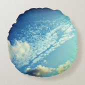 A sprinkling of clouds rond kussen (Voorkant)