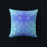 A square pillow with a gradient design kussen<br><div class="desc">A square pillow with a gradient design from blue to teal. It features a pattern of overlapping, translucent white circles, creating a tranquil and dreamy effect.</div>