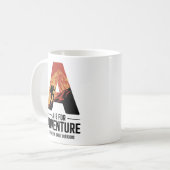 A staat voor Adventure Hiking Mountain Design Koffiemok (Voorkant links)