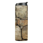 A stone wall made of cobblestones background textu thermosbeker (Gedraaid links)