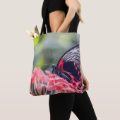 A striking red‑and‑black butterfly B Tote Bag (Dichtbij)