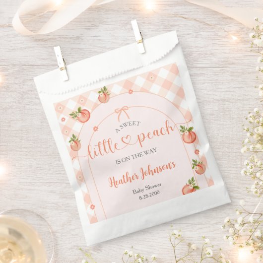 A Sweet Little Peach Gingham Baby Shower Bedankzakje (Geknipt)